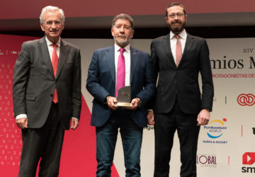 Tomás Alonso recibe la Mención Especial Docente de los Premios Magisterio 2022